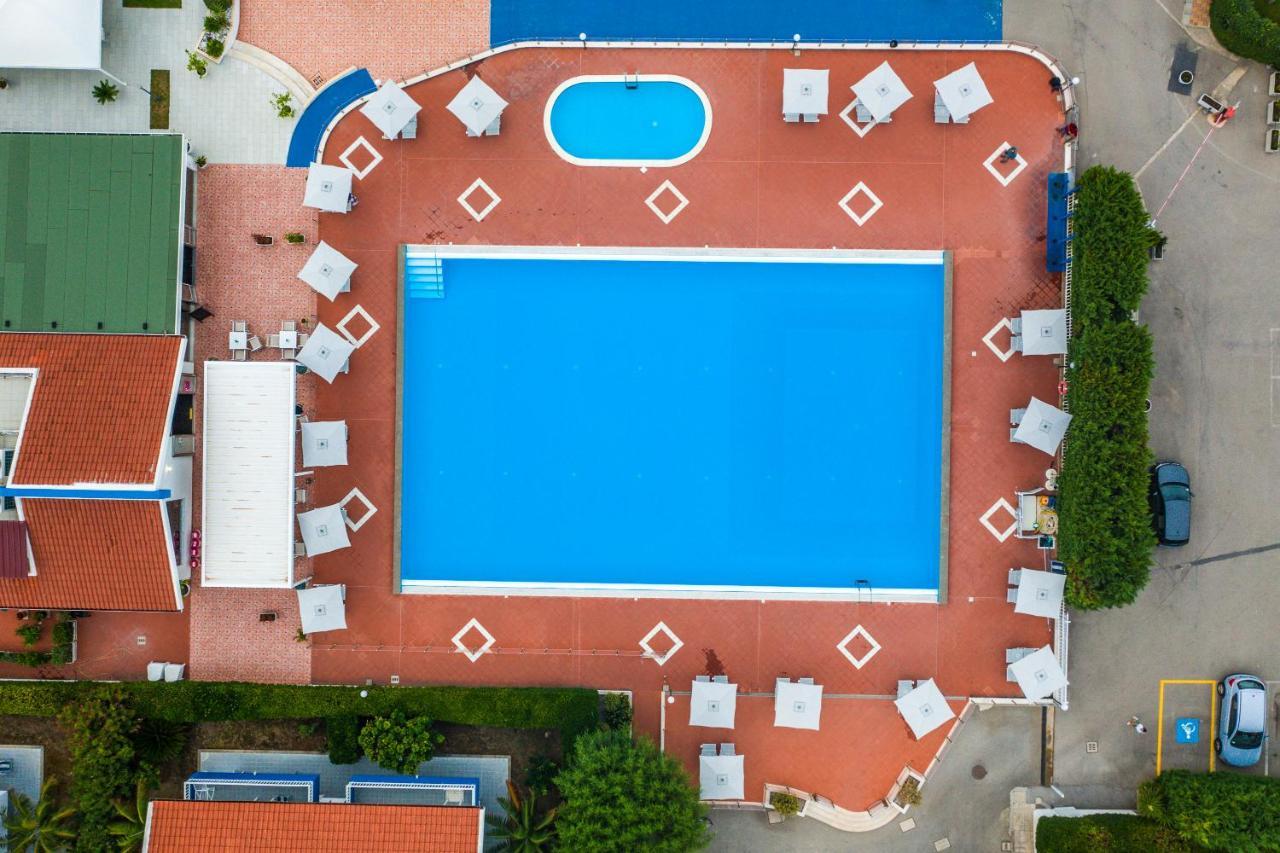 Riviera Del Sole Hotel Resort Spa Пираино Экстерьер фото