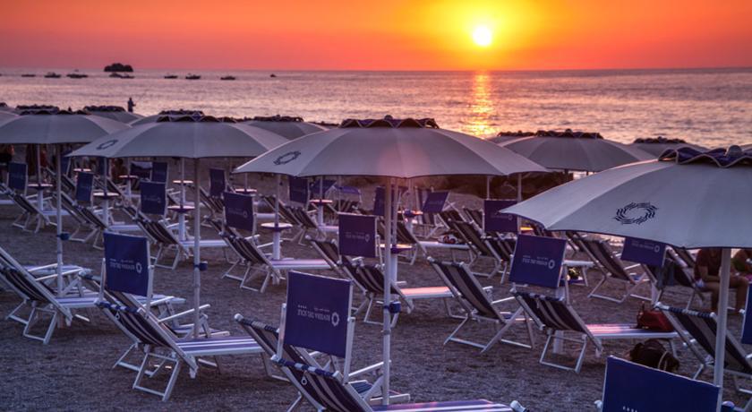 Riviera Del Sole Hotel Resort Spa Пираино Экстерьер фото