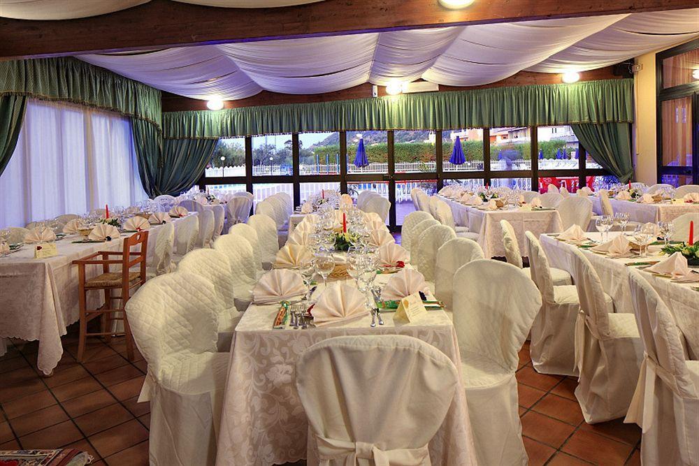 Riviera Del Sole Hotel Resort Spa Пираино Экстерьер фото