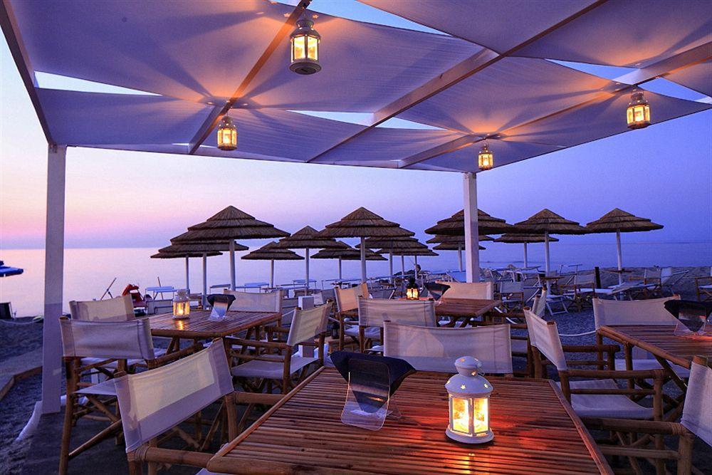 Riviera Del Sole Hotel Resort Spa Пираино Экстерьер фото