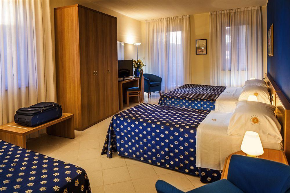 Riviera Del Sole Hotel Resort Spa Пираино Экстерьер фото