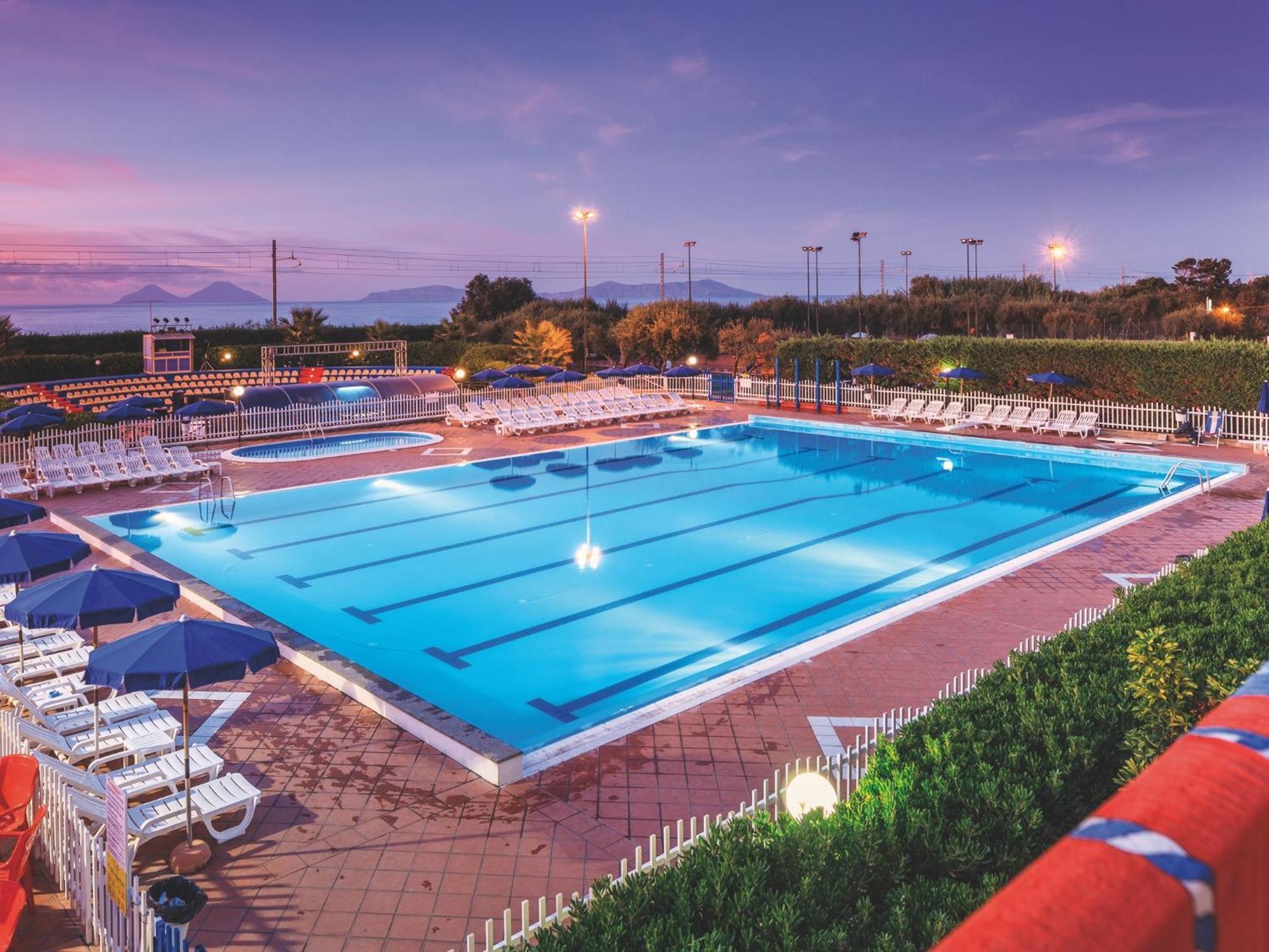 Riviera Del Sole Hotel Resort Spa Пираино Экстерьер фото