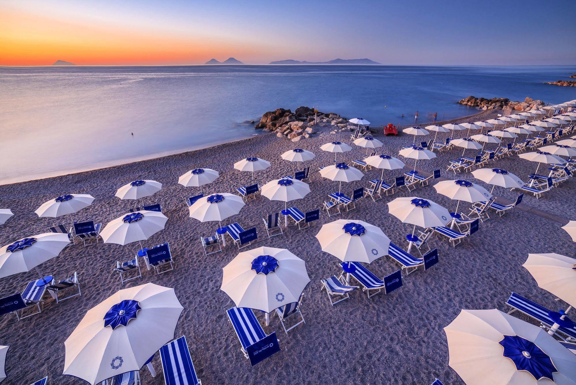 Riviera Del Sole Hotel Resort Spa Пираино Экстерьер фото