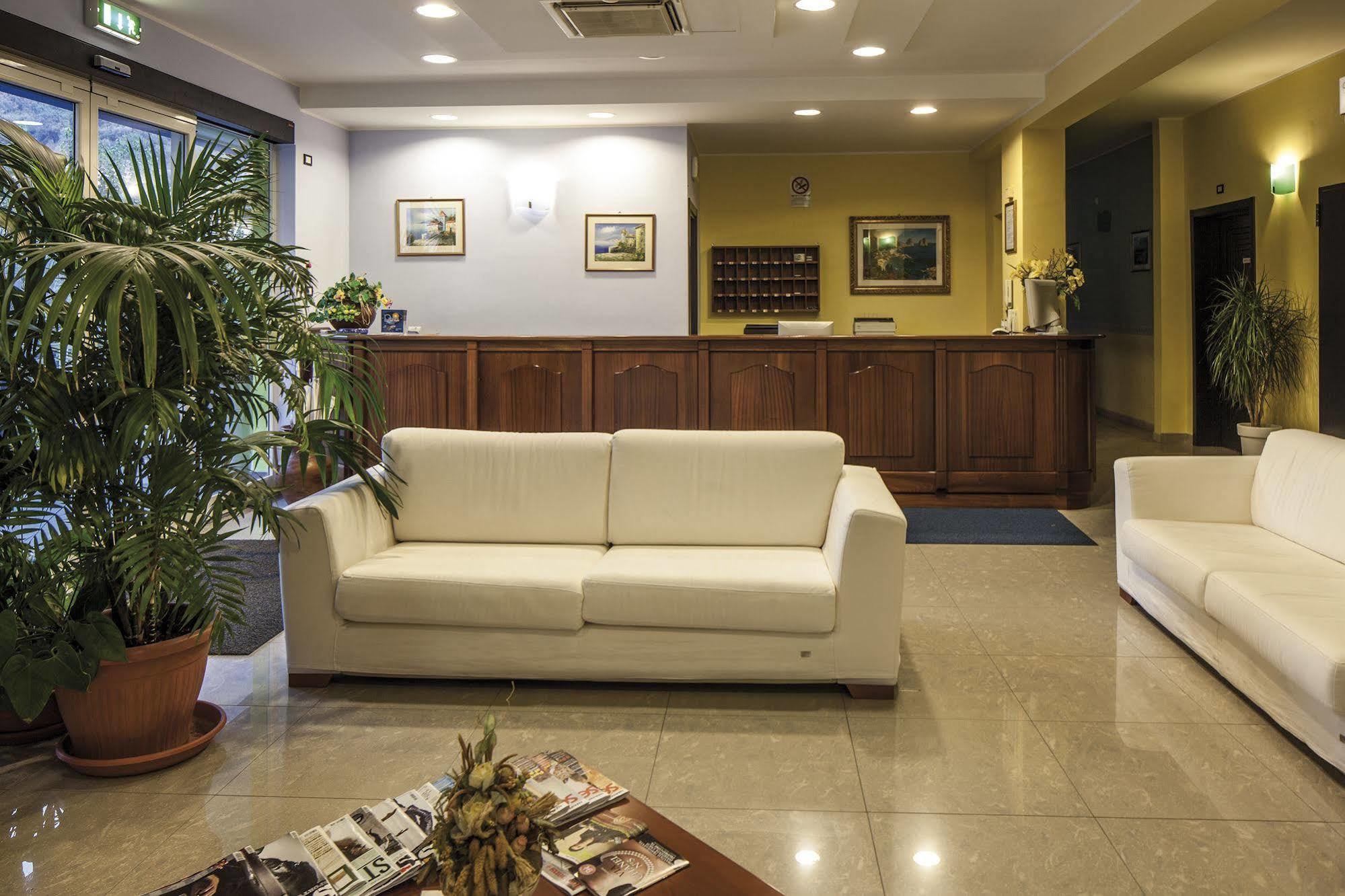 Riviera Del Sole Hotel Resort Spa Пираино Экстерьер фото