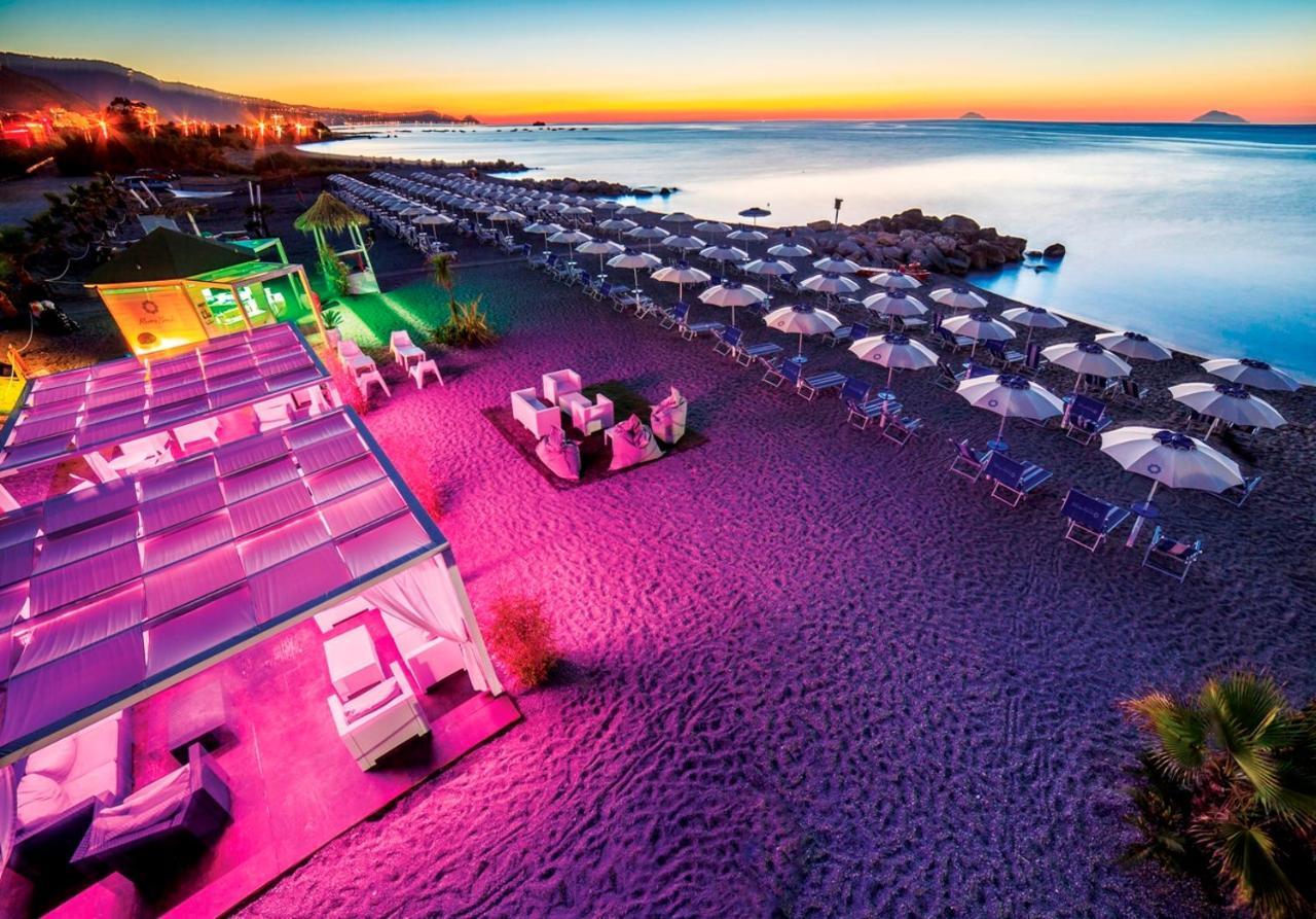 Riviera Del Sole Hotel Resort Spa Пираино Экстерьер фото